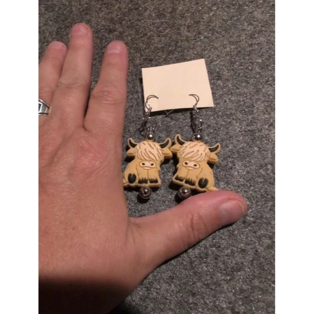 Highland cow dangle earrings. Nickle free hooks